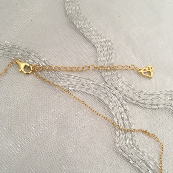 NWOT butterfly necklace - Picture 4 of 7